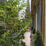 La Perla Guest house 4*