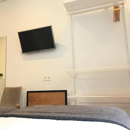 La Perla Guest house 4*