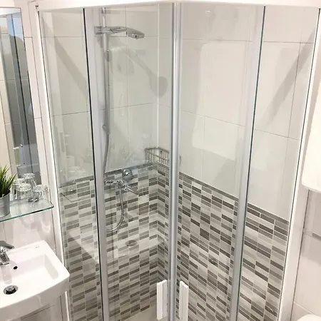 招待所 La Perla 4*