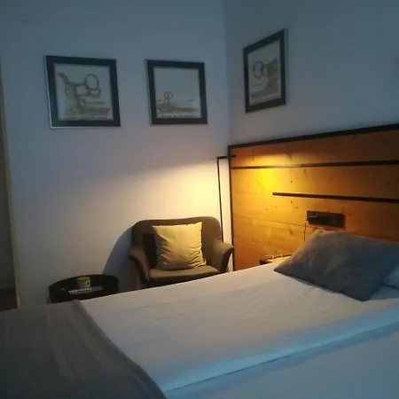 La Perla Guest house