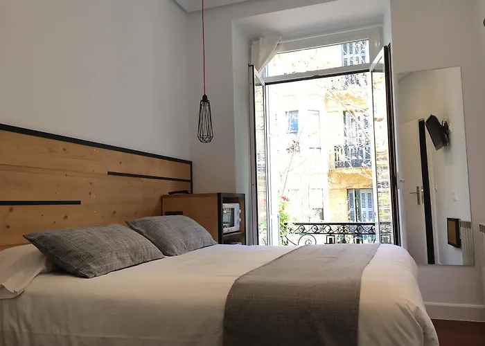 La Perla Guest house