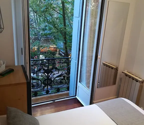 La Perla Guest house