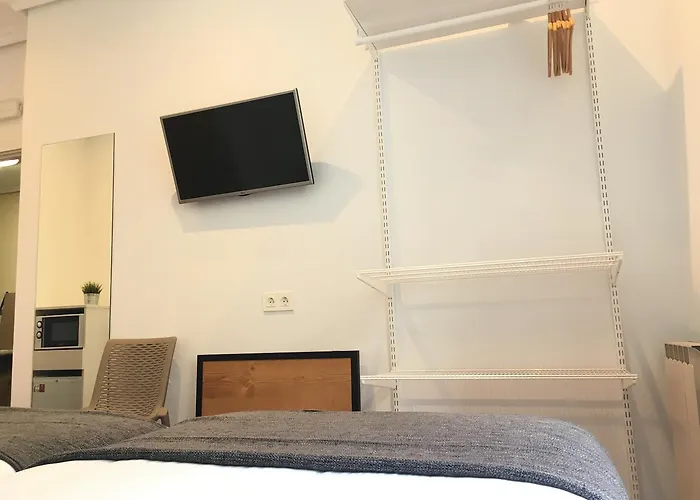 La Perla Guest house 4*